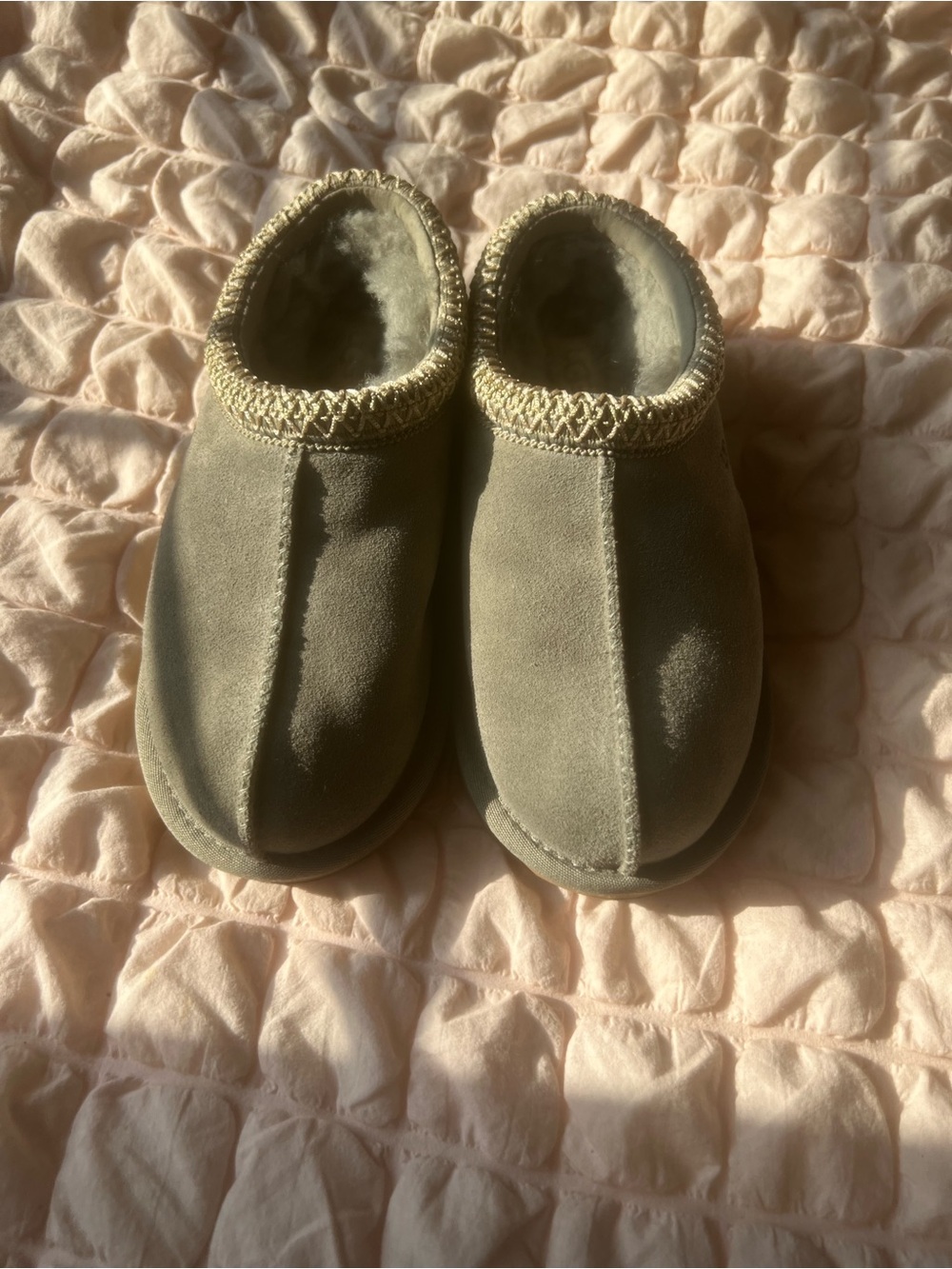 UGG Tasman Slippers NEW size WMN 6